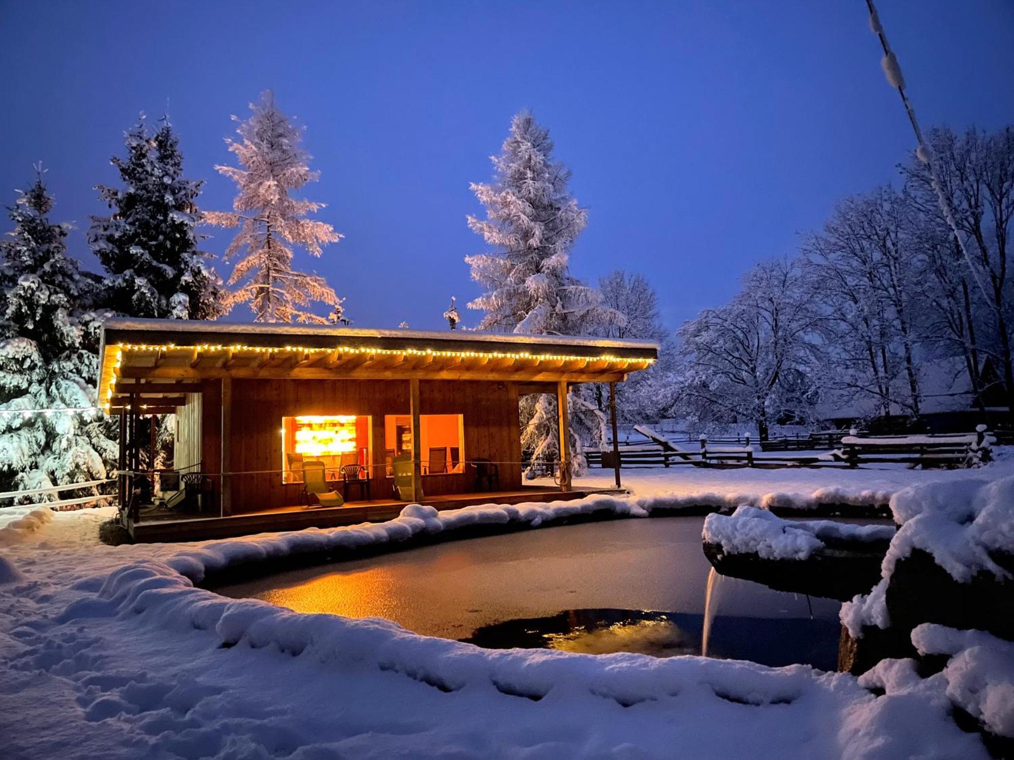 Holiday Home Holiday Raj Bešeňová Eksteriør bilde